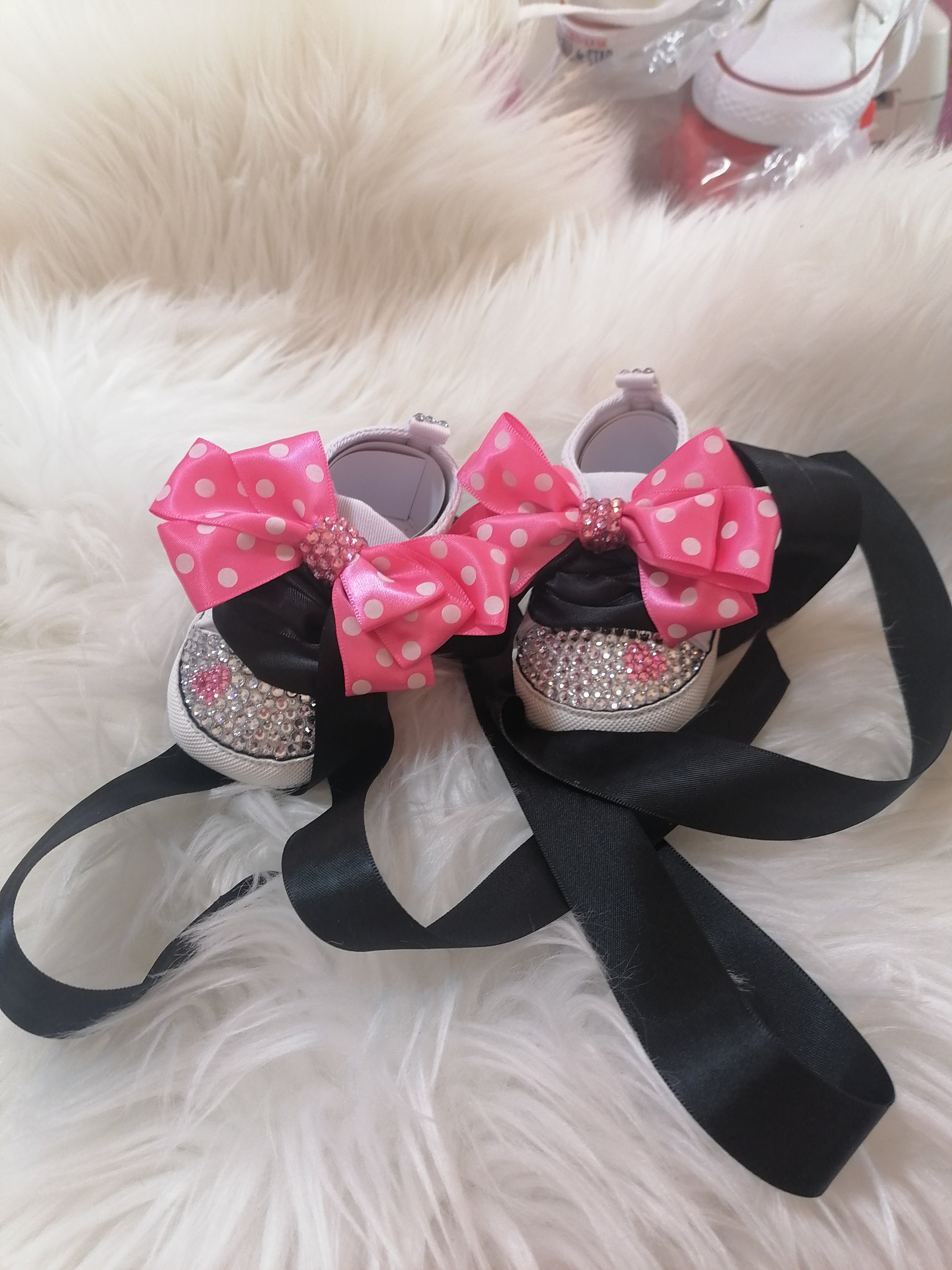 Pink Minnie Mouse customized Baby/Toddler Bling Pearl Shoes - IR Corp