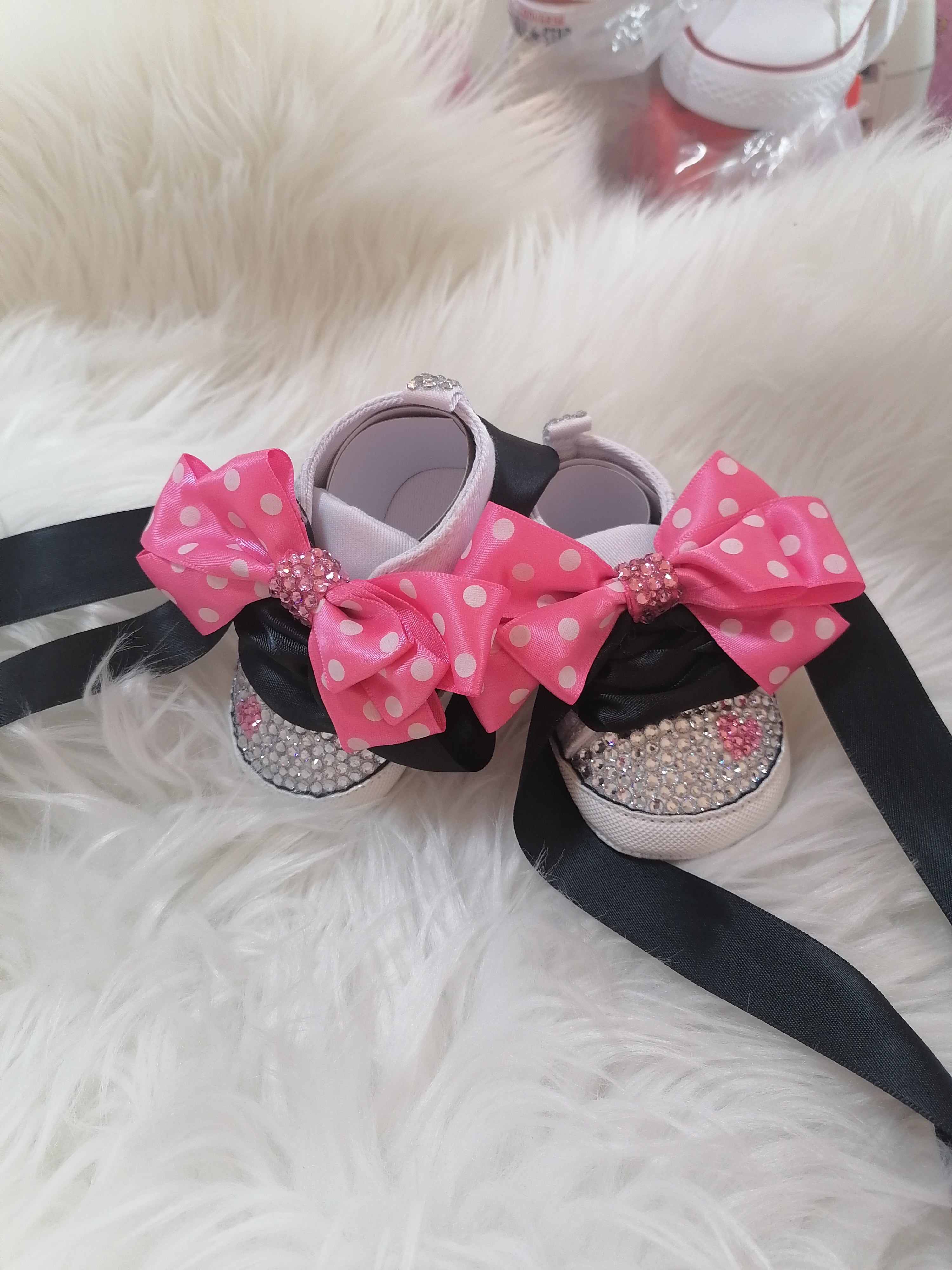 Pink Minnie Mouse customized Baby/Toddler Bling Pearl Shoes - IR Corp